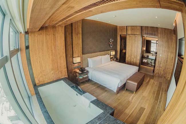drop in bathtub in president room